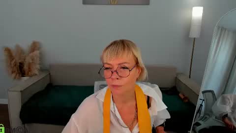 Snapshot of ann_annise chatting on June 2026 12:16:01 AM ann_annise online show from June 2026 12:16:01 AM