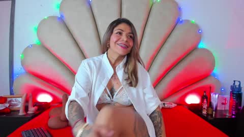 Snapshot of anna__spencer chatting on January 2025 12:09:01 PM Anna online show from January 2025 12:09:01 PM