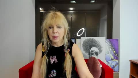Snapshot of anna_ditrih chatting on March 2026 06:39:02 AM Anna Ditrih online show from March 2026 06:39:02 AM