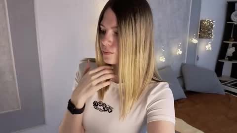 Snapshot of anna_goodman chatting on February 2025 09:16:02 AM anna_goodman online show from February 2025 09:16:02 AM