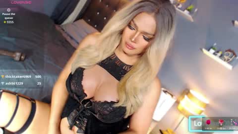 Snapshot of anna_mclaine chatting on April 2026 02:27:02 AM Miss Anna online show from April 2026 02:27:02 AM