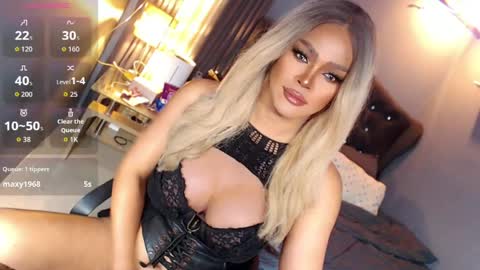 Snapshot of anna_mclaine chatting on May 2026 01:01:01 AM Miss Anna online show from May 2026 01:01:01 AM