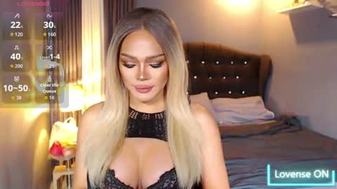 Snapshot of anna_mclaine chatting on June 2026 12:08:02 AM Miss Anna online show from June 2026 12:08:02 AM