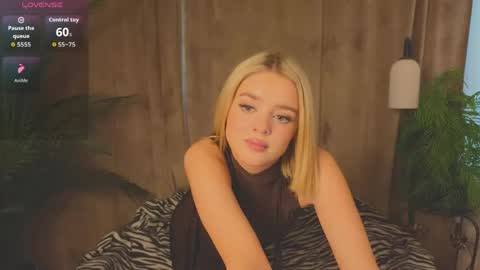 Snapshot of anna_nickol chatting on April 2026 12:29:02 PM Anna online show from April 2026 12:29:02 PM