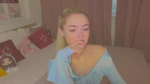 Snapshot of anna_nickol chatting on June 2026 06:23:01 PM Anna online show from June 2026 06:23:01 PM