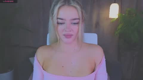 Snapshot of anna_nickol chatting on July 2026 04:33:02 PM Anna online show from July 2026 04:33:02 PM