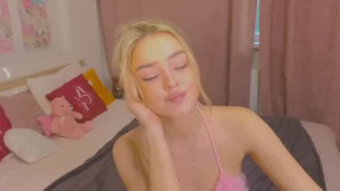 Snapshot of anna_nickol chatting on July 2026 01:40:01 PM Anna online show from July 2026 01:40:01 PM