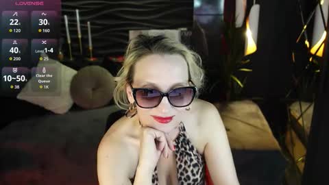 Snapshot of anna_noir chatting on March 2026 02:00:01 PM Anna online show from March 2026 02:00:01 PM