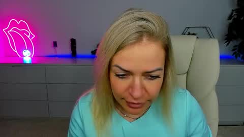 Snapshot of anna_snow9 chatting on September 2025 07:04:01 PM anna_snow9 online show from September 2025 07:04:01 PM