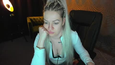 Snapshot of anna_snow9 chatting on April 2026 03:46:01 AM anna_snow9 online show from April 2026 03:46:01 AM