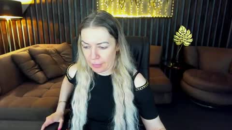 Snapshot of anna_snow9 chatting on May 2026 05:27:02 AM anna_snow9 online show from May 2026 05:27:02 AM