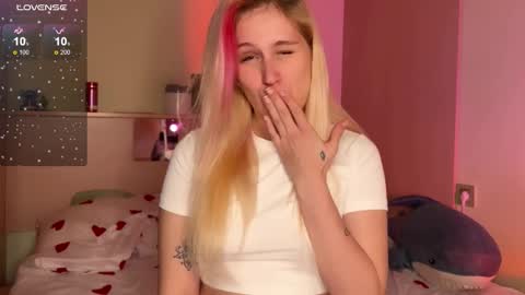 Annabel online show from October 2025 04:19:01 PM