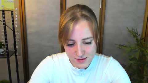 annagrees1 online show from October 2025 02:44:01 AM