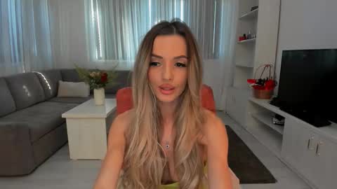 Snapshot of annaise_ chatting on March 2026 07:04:02 AM annaise online show from March 2026 07:04:02 AM