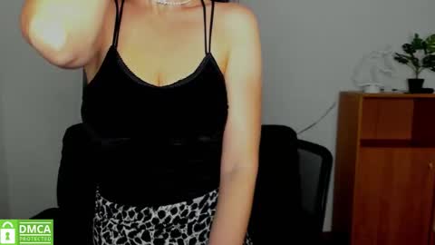 Snapshot of annakillian_kiss chatting on September 2025 05:29:01 AM Anna online show from September 2025 05:29:01 AM