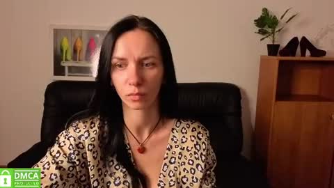 Snapshot of annakillian_kiss chatting on June 2026 11:25:02 AM Anna online show from June 2026 11:25:02 AM