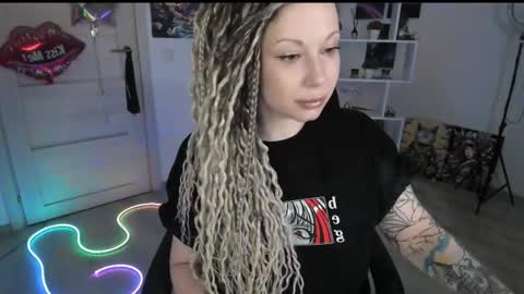 Snapshot of annanebula chatting on April 2026 08:18:01 PM Anna online show from April 2026 08:18:01 PM