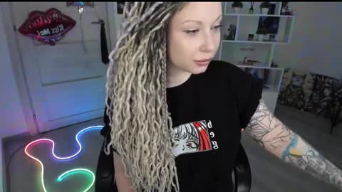 Snapshot of annanebula chatting on April 2026 08:36:02 PM Anna online show from April 2026 08:36:02 PM