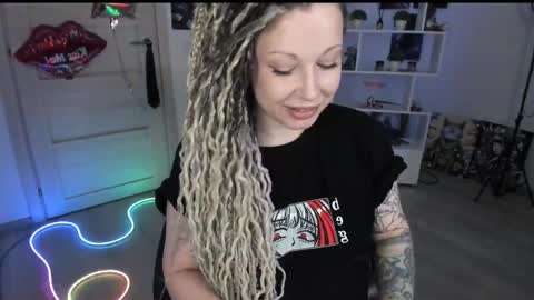 Snapshot of annanebula chatting on April 2026 08:14:01 PM Anna online show from April 2026 08:14:01 PM