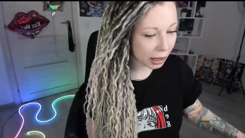 Snapshot of annanebula chatting on April 2026 08:20:02 PM Anna online show from April 2026 08:20:02 PM