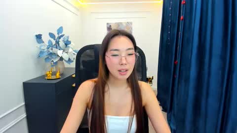 Anna online show from November 2025 11:34:02 AM