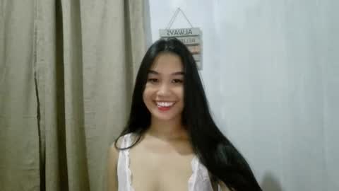 Snapshot of annarot chatting on October 2025 01:10:02 PM Riane online show from October 2025 01:10:02 PM