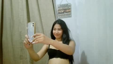 Snapshot of annarot chatting on November 2025 02:39:02 PM Riane online show from November 2025 02:39:02 PM