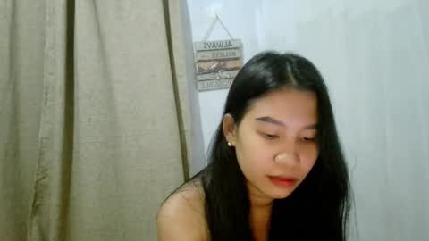 Snapshot of annarot chatting on December 2025 03:54:02 PM Riane online show from December 2025 03:54:02 PM