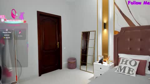 Anna online show from September 2025 01:17:01 AM