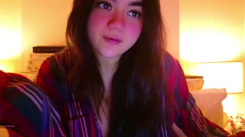 Snapshot of annatigarr chatting on January 2025 08:00:02 AM meow online show from January 2025 08:00:02 AM