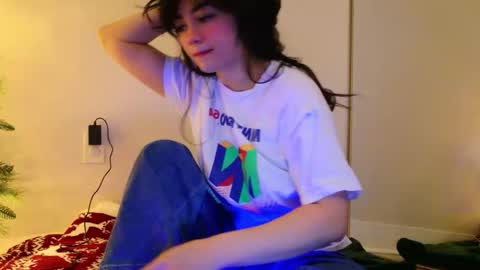 Snapshot of annatigarr chatting on March 2026 01:44:02 AM meow online show from March 2026 01:44:02 AM