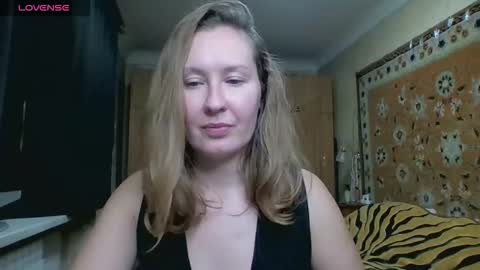 Snapshot of annaxlovers chatting on October 2025 03:47:02 PM AnnaXLovers online show from October 2025 03:47:02 PM