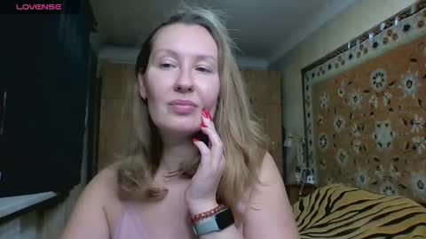 Snapshot of annaxlovers chatting on November 2025 02:40:02 PM AnnaXLovers online show from November 2025 02:40:02 PM