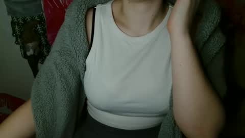 Bella online show from November 2025 06:20:01 PM