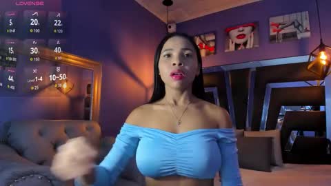 Anne online show from November 2025 04:21:02 PM