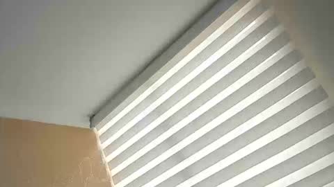 Snapshot of anne_julienne chatting on March 2026 09:21:01 PM online show from March 2026 09:21:01 PM