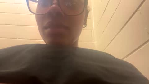 Snapshot of anne_lynn chatting on April 2026 09:04:01 PM anne_lynn online show from April 2026 09:04:01 PM