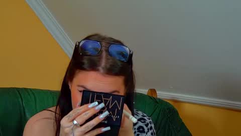 Anne online show from November 2025 07:29:02 AM