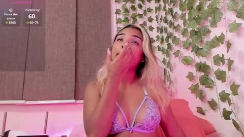 Snapshot of annebull_ chatting on January 2025 12:46:01 AM Anne online show from January 2025 12:46:01 AM