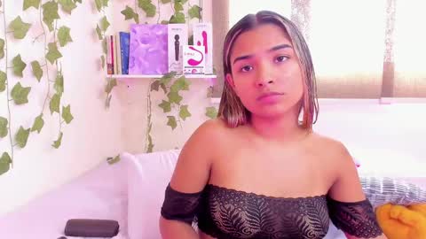 Snapshot of annebull_ chatting on February 2025 08:58:02 PM Anne online show from February 2025 08:58:02 PM