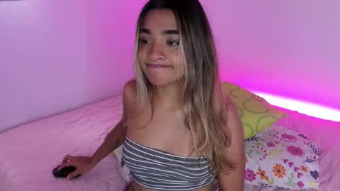 Snapshot of annebull_ chatting on September 2025 09:48:01 PM Anne online show from September 2025 09:48:01 PM