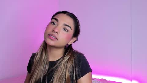 Snapshot of annebull_ chatting on September 2025 08:05:02 AM Anne online show from September 2025 08:05:02 AM