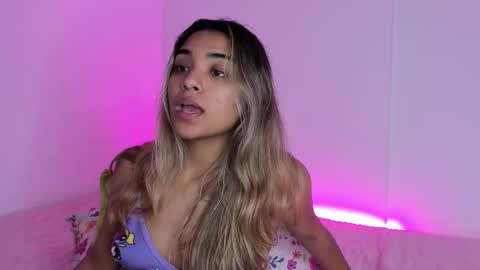 Snapshot of annebull_ chatting on September 2025 09:22:02 AM Anne online show from September 2025 09:22:02 AM