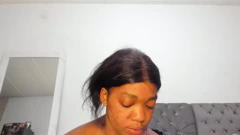 Snapshot of annebullocks chatting on October 2025 09:07:01 AM Annie online show from October 2025 09:07:01 AM