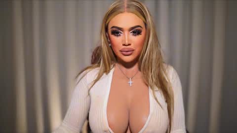 Snapshot of annecalifornia chatting on December 2025 04:17:02 AM Anne Hart online show from December 2025 04:17:02 AM