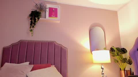 Anne  online show from January 2025 08:43:02 PM