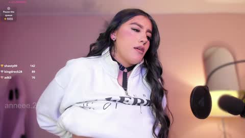 Anne  online show from January 2025 06:10:02 PM