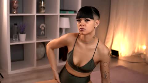 Anne online show from February 2026 06:02:01 AM