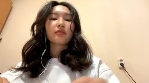 Snapshot of anneprice chatting on May 2026 03:57:02 AM Aimi online show from May 2026 03:57:02 AM
