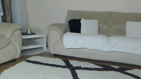 annesins online show from November 2025 05:55:02 PM